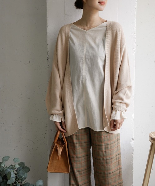 URBAN RESEARCH DOORS(アーバンリサーチドアーズ)の「コクーンスリーブニットカーディガン(カーディガン/ボレロ・レディース・ベージュ/グリーン系その他・ONE)」の4枚目の写真