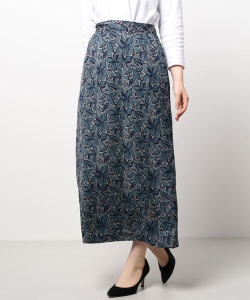 CHANEL 花柄タイトスカート 38 Lugnoncure（ルノンキュール）の「花柄タイトスカート（スカート