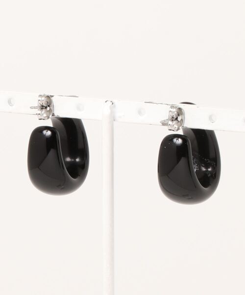 Three Four Time（ｽﾘｰﾌｫｰﾀｲﾑ）の「ブラックアクリルフープピアス（ピアス（両耳用）・レディース・ブラック・FREE）」の2枚目の写真