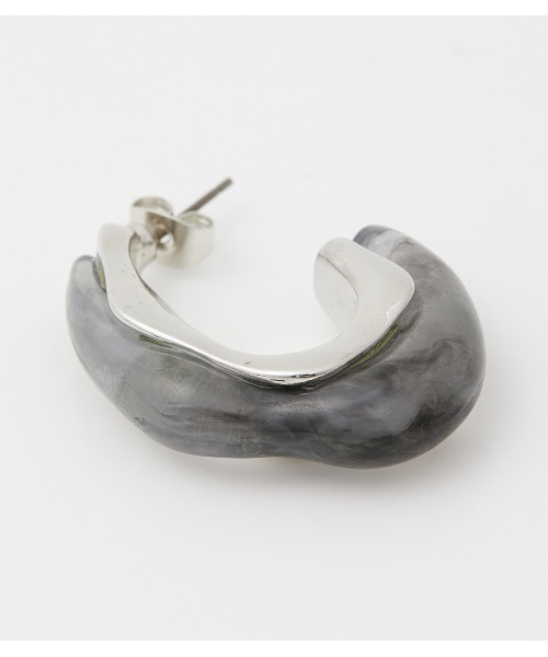 AZUL by moussy（アズールバイマウジー）の「WAVE MARBLE EARRINGS（ピアス（両耳用）・レディース・ホワイト系その他/グレー系その他/ブラウン系その他・FREE）」の14枚目の写真
