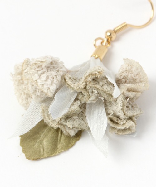 studio CLIP（スタディオクリップ）の「コサージュフックピアス（ピアス（両耳用）・レディース・オレンジ/グレー/ピンク・FREE）」の6枚目の写真