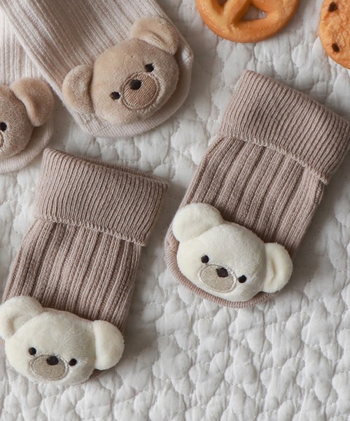 apres les cours（アプレレクール）の「■tiny bear モチーフ付きベビーソックス（ベビーシューズ/ベビーソックス・キッズ・アイボリー/ベージュ・12/9）」の2枚目の写真