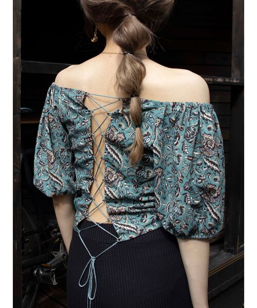 EVRIS(エヴリス)の「Oriental Flowerトップス(シャツ/ブラウス・レディース・オレンジ/アイボリー/グリーン・FREE)」の7枚目の写真