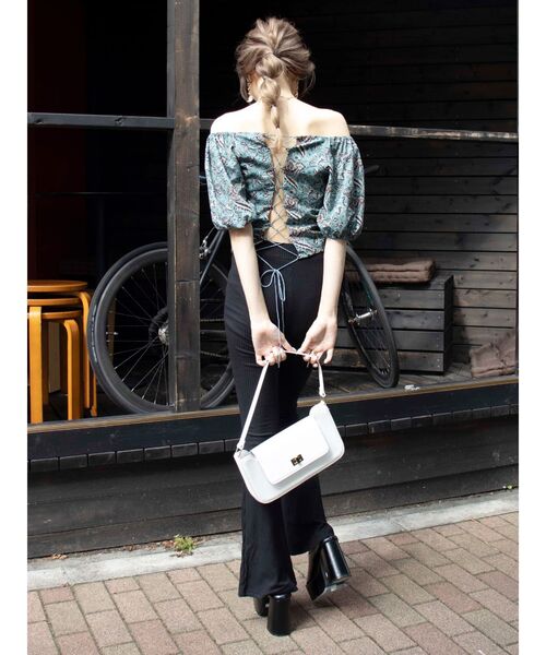 EVRIS(エヴリス)の「Oriental Flowerトップス(シャツ/ブラウス・レディース・オレンジ/アイボリー/グリーン・FREE)」の10枚目の写真