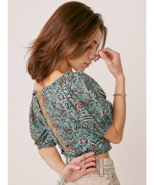 EVRIS(エヴリス)の「Oriental Flowerトップス(シャツ/ブラウス・レディース・オレンジ/アイボリー/グリーン・FREE)」の14枚目の写真