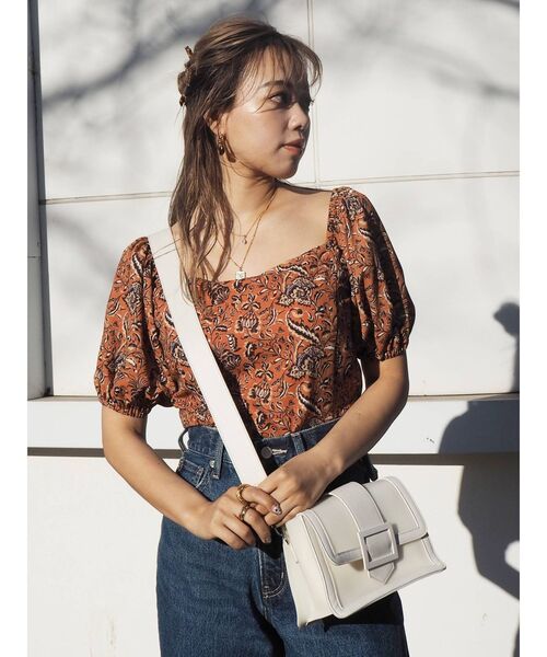 EVRIS(エヴリス)の「Oriental Flowerトップス(シャツ/ブラウス・レディース・オレンジ/アイボリー/グリーン・FREE)」の20枚目の写真