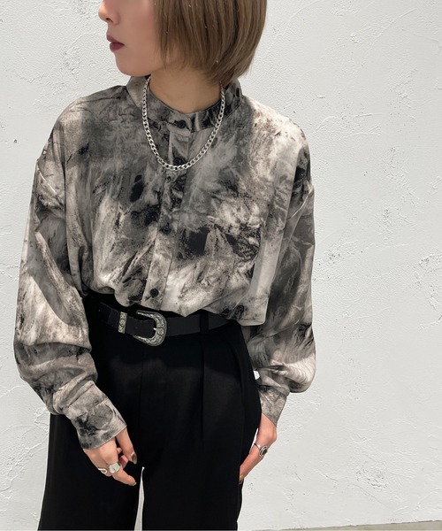 apres jour mignon(アプレジュールミニョン)の「柄バンドカラーシャツ【ZOZOTOWN限定アイテム】(シャツ/ブラウス・レディース・ブラウン系その他/ブラック系その他・フリー/X-LARGE)」の3枚目の写真