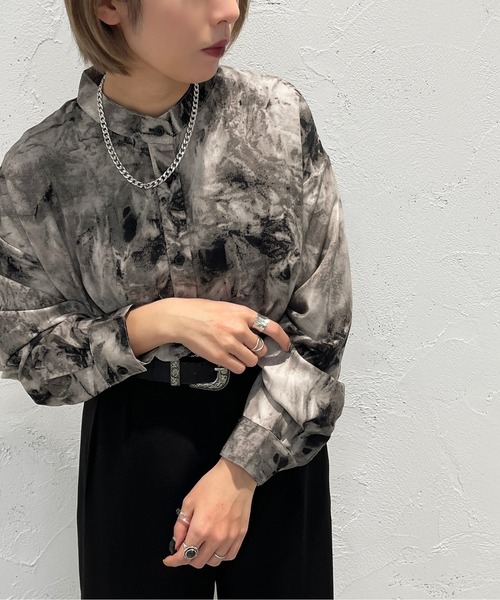 apres jour mignon(アプレジュールミニョン)の「柄バンドカラーシャツ【ZOZOTOWN限定アイテム】(シャツ/ブラウス・レディース・ブラウン系その他/ブラック系その他・フリー/X-LARGE)」の4枚目の写真