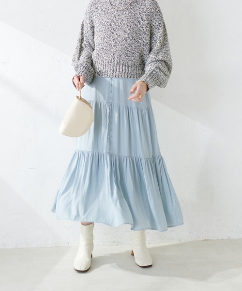 natural couture(ナチュラルクチュール)の「【WEB限定】ちび釦落ち感ティアードスカート(スカート・レディース・アイボリー/グレイッシュベージュ/サックスブルー/その他1/その他2・FREE)」の4枚目の写真