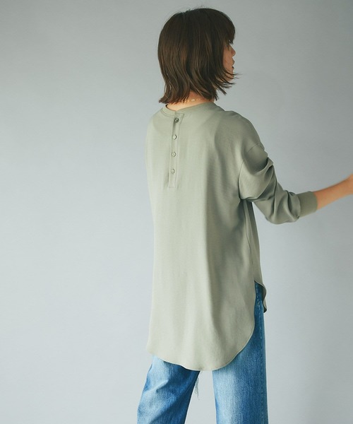 RIVE DROITE（リヴドロワ）の「オフィスカジュアルからデイリーまで幅広く/ジョーゼットポケットブラウス（シャツ/ブラウス・レディース・チャコールグレー/オフホワイト/サックスブルー/モスグリーン・FREE）」の14枚目の写真