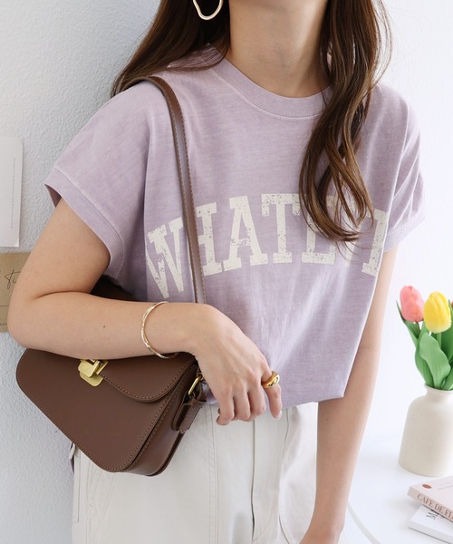 andme(アンドミー)の「ピグメントフレンチスリーブかすれロゴTシャツ(Tシャツ/カットソー・レディース・オフホワイト/モカ/ブルー/グリーン/スミクロ/グレイッシュベージュ/ラベンダー・M)」の7枚目の写真