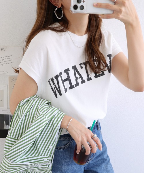 andme(アンドミー)の「ピグメントフレンチスリーブかすれロゴTシャツ(Tシャツ/カットソー・レディース・オフホワイト/モカ/ブルー/グリーン/スミクロ/グレイッシュベージュ/ラベンダー・M)」の2枚目の写真