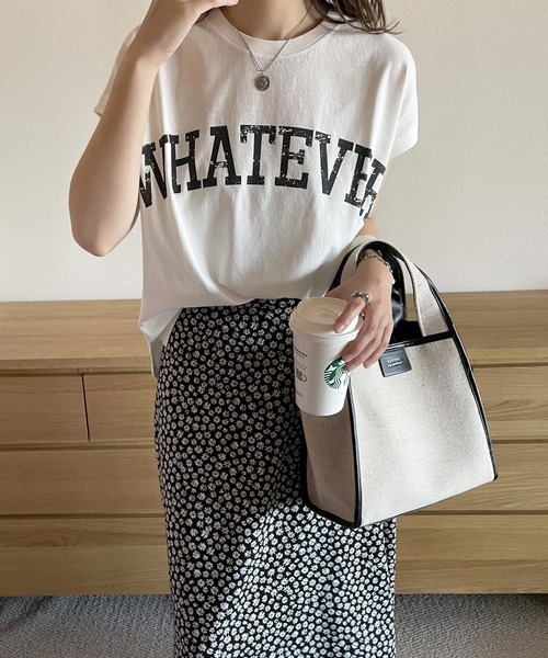 andme(アンドミー)の「ピグメントフレンチスリーブかすれロゴTシャツ(Tシャツ/カットソー・レディース・オフホワイト/モカ/ブルー/グリーン/スミクロ/グレイッシュベージュ/ラベンダー・M)」の10枚目の写真