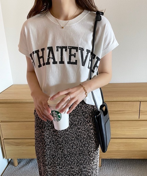 andme(アンドミー)の「ピグメントフレンチスリーブかすれロゴTシャツ(Tシャツ/カットソー・レディース・オフホワイト/モカ/ブルー/グリーン/スミクロ/グレイッシュベージュ/ラベンダー・M)」の8枚目の写真