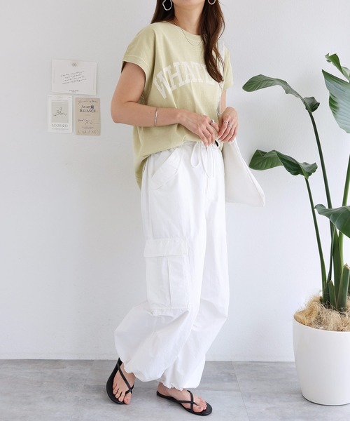 andme(アンドミー)の「ピグメントフレンチスリーブかすれロゴTシャツ(Tシャツ/カットソー・レディース・オフホワイト/モカ/ブルー/グリーン/スミクロ/グレイッシュベージュ/ラベンダー・M)」の12枚目の写真