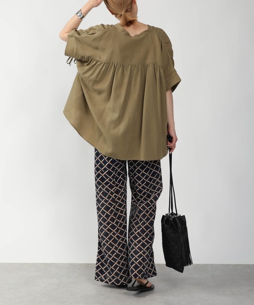 PICCIN（ピッチン）の「スキッパーギャザーブラウス（シャツ/ブラウス・レディース・ブラック/オフホワイト/カーキ・M）」の13枚目の写真