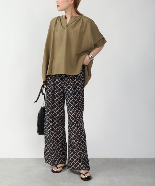 PICCIN（ピッチン）の「スキッパーギャザーブラウス（シャツ/ブラウス・レディース・ブラック/オフホワイト/カーキ・M）」の14枚目の写真