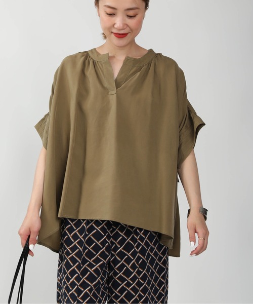 PICCIN（ピッチン）の「スキッパーギャザーブラウス（シャツ/ブラウス・レディース・ブラック/オフホワイト/カーキ・M）」の4枚目の写真