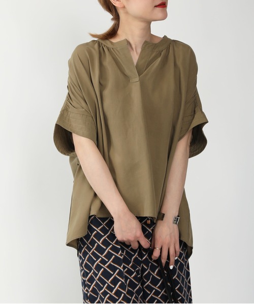 PICCIN（ピッチン）の「スキッパーギャザーブラウス（シャツ/ブラウス・レディース・ブラック/オフホワイト/カーキ・M）」の9枚目の写真