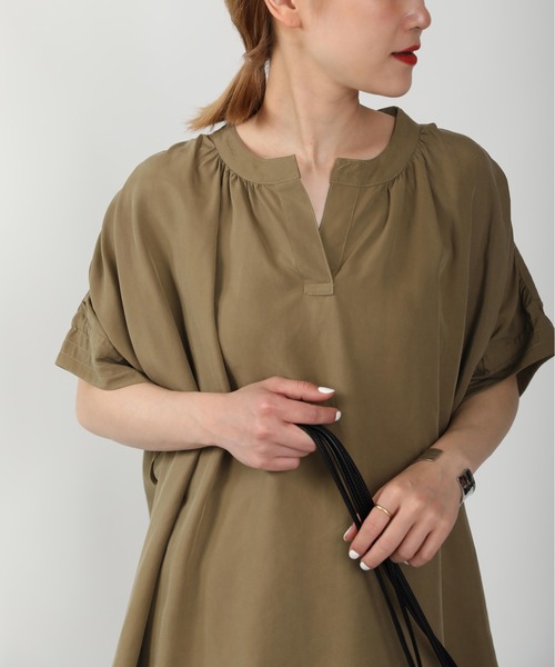 PICCIN（ピッチン）の「スキッパーギャザーブラウス（シャツ/ブラウス・レディース・ブラック/オフホワイト/カーキ・M）」の10枚目の写真