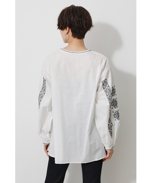 AZUL by moussy(アズールバイマウジー)の「EMBROIDERY RELAX BLOUSE/エンブロイダリーリラックスブラウス(シャツ/ブラウス・レディース・ホワイト/ブラック・SMALL/MEDIUM)」の15枚目の写真
