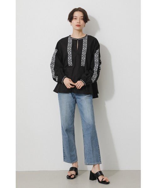 AZUL by moussy(アズールバイマウジー)の「EMBROIDERY RELAX BLOUSE/エンブロイダリーリラックスブラウス(シャツ/ブラウス・レディース・ホワイト/ブラック・SMALL/MEDIUM)」の9枚目の写真