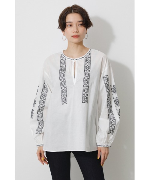 AZUL by moussy(アズールバイマウジー)の「EMBROIDERY RELAX BLOUSE/エンブロイダリーリラックスブラウス(シャツ/ブラウス・レディース・ホワイト/ブラック・SMALL/MEDIUM)」の17枚目の写真