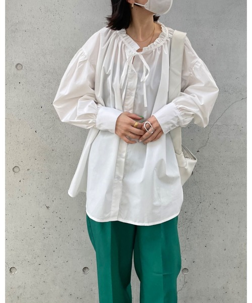 OWLLIDA apartment.(オルリダアパートメント)の「gather cotton blouse(シャツ/ブラウス・レディース・ホワイト/ケリー・FREE)」の2枚目の写真