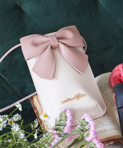 Maison de FLEUR（メゾンドフルール）の「リボンガジェットショルダーバッグ（ショルダーバッグ・レディース・アイボリー/ブラック・FREE）」の2枚目の写真