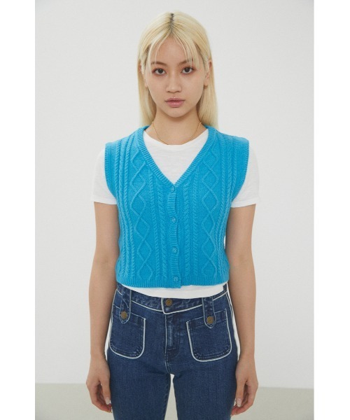LAGUA GEM（ラグアジェム）の「CABLE KNIT VEST ケーブルニットベスト（ベスト・レディース・ピンク/ブラック/ブルー/ホワイト/オレンジ・FREE）」の10枚目の写真