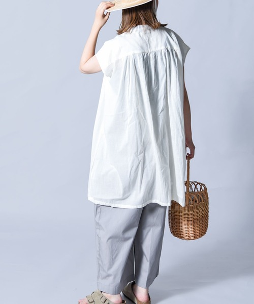 folka（フォルカ）の「【folka（フォルカ）】ギャザーブラウス（シャツ/ブラウス・レディース・オフホワイト/ブラック/ブラウン/ラベンダー・ONE SIZE）」の12枚目の写真