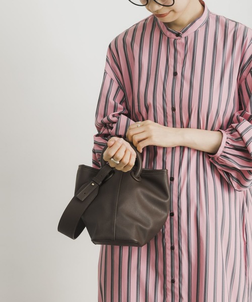 URBAN RESEARCH（アーバンリサーチ）の「リングハンドル2WAYバッグ（ハンドバッグ・レディース・ブラウン/アイボリー・-）」の4枚目の写真