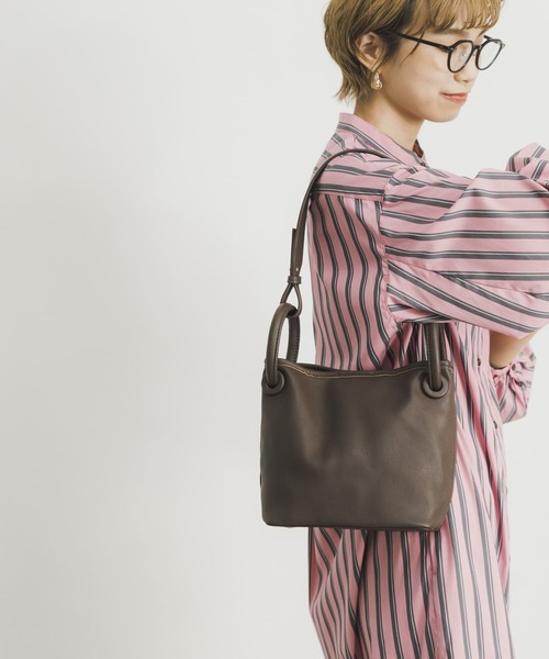 URBAN RESEARCH（アーバンリサーチ）の「リングハンドル2WAYバッグ（ハンドバッグ・レディース・ブラウン/アイボリー・-）」の9枚目の写真