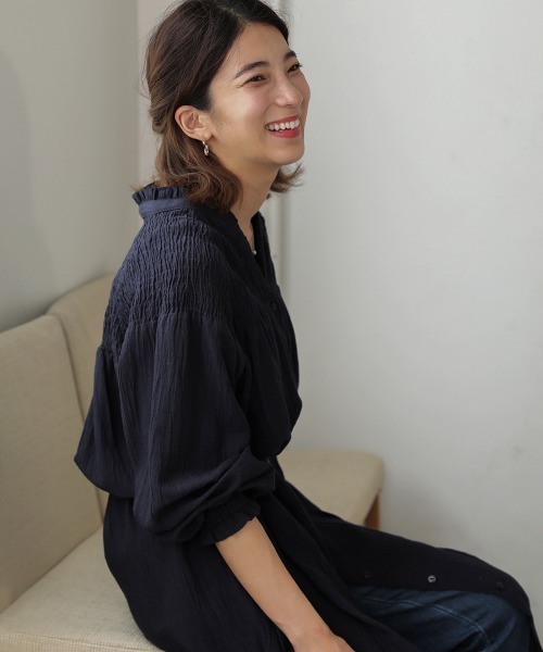 Bou Jeloud(ブージュルード)の「スモッキングワンピース(ワンピース・レディース・チャコールグレー/ブラウン/チェリーピンク・38)」の5枚目の写真