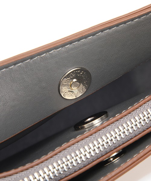 jouetie（ジュエティ）の「【jouetie/ジュエティ】カラーエッジ　両アオリポケット　ショルダーバッグ（ショルダーバッグ・レディース・アイボリー/グレイッシュベージュ/ブルー系その他/ブラック/ブルー/ダークブラウン/ダークグリーン・FREE）」の11枚目の写真