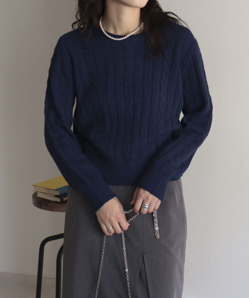 fredy emue（フレディエミュ）の「ケーブル×ワイドリブ プルオーバーニット（ニット/セーター・レディース・ネイビー/レッド/アイボリー/ブルー系その他3・38）」の7枚目の写真