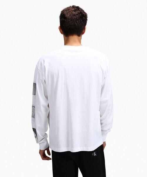 Calvin Klein（カルバン・クライン）の「ポラロイド ロングスリーブ Tシャツ（Tシャツ/カットソー・メンズ・ホワイト・S/M/L/XL）」の3枚目の写真