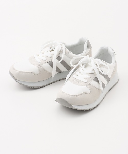 Honeys（ハニーズ）の「快適ラインスニーカー（スニーカー・レディース・ホワイト×グレー/ホワイト系その他/ブラック/ブラック×ホワイト/ホワイト×ネイビー/ネイビー系/ブラウン/グレー・LL/M/L/S）」の18枚目の写真