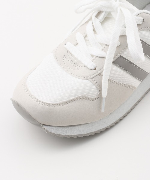 Honeys（ハニーズ）の「快適ラインスニーカー（スニーカー・レディース・ホワイト×グレー/ホワイト系その他/ブラック/ブラック×ホワイト/ホワイト×ネイビー/ネイビー系/ブラウン/グレー・LL/M/L/S）」の20枚目の写真