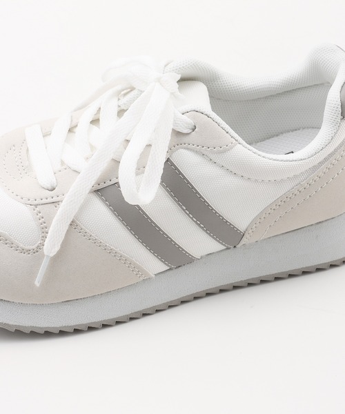 Honeys（ハニーズ）の「快適ラインスニーカー（スニーカー・レディース・ホワイト×グレー/ホワイト系その他/ブラック/ブラック×ホワイト/ホワイト×ネイビー/ネイビー系/ブラウン/グレー・LL/M/L/S）」の12枚目の写真