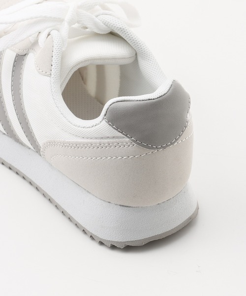 Honeys（ハニーズ）の「快適ラインスニーカー（スニーカー・レディース・ホワイト×グレー/ホワイト系その他/ブラック/ブラック×ホワイト/ホワイト×ネイビー/ネイビー系/ブラウン/グレー・LL/M/L/S）」の16枚目の写真