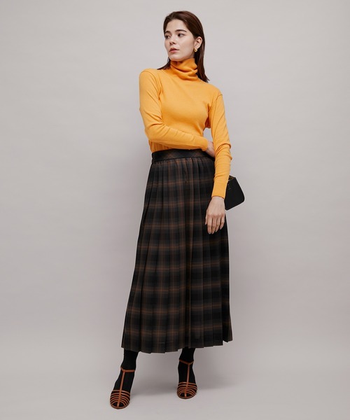 ROPE'（ロペ）の「タートルネックジャストフィットニットソー（ニット/セーター・レディース・ホワイト/ブラック/ネイビー/レッド/イエロー系その他2・M）」の9枚目の写真