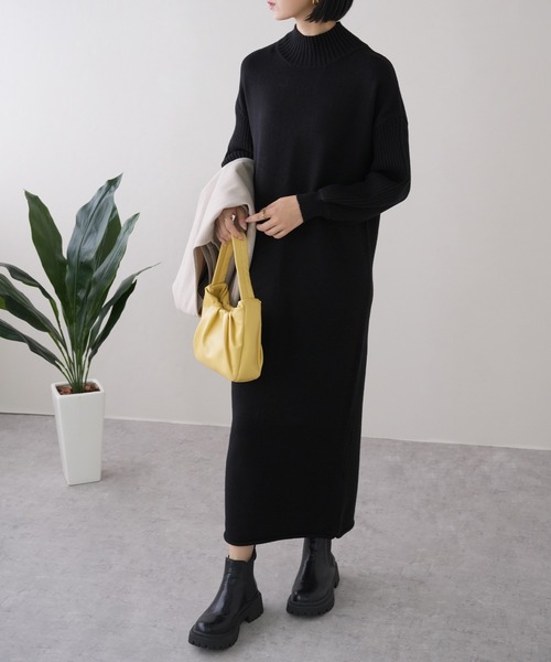 IAMUSE（アイアミューズ）の「選べるネックタイプ！　ロングニットワンピース S0756【IAMUSE】（ワンピース・レディース・ブラウン系2/ベージュ系1/ブラウン系1/ベージュ系2/ホワイト系1/ブラック系1/ホワイト系/ブラウン系/ベージュ系/ブラック系/ホワイト系2/ブラック系2・FREE）」の6枚目の写真