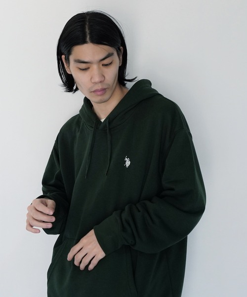 U.S. POLO ASSN.(ユーエスポロアッスン)の「U.S. POLO ASSN. / ユーエスポロアッスン 別注 コラボ ビッグシルエット 裏毛 プルオーバー パーカー(パーカー・メンズ・ブルー系その他2/グリーン系その他/グレー系その他/ブラック系その他/ホワイト系その他2/グレー系その他3/グリーン系その他2/グレー系その他2/グレー系その他4/ホワイト系その他/ブラック系その他2/ブルー系その他/ブルー系その他3・MEDIUM/LARGE)」の1枚目の写真