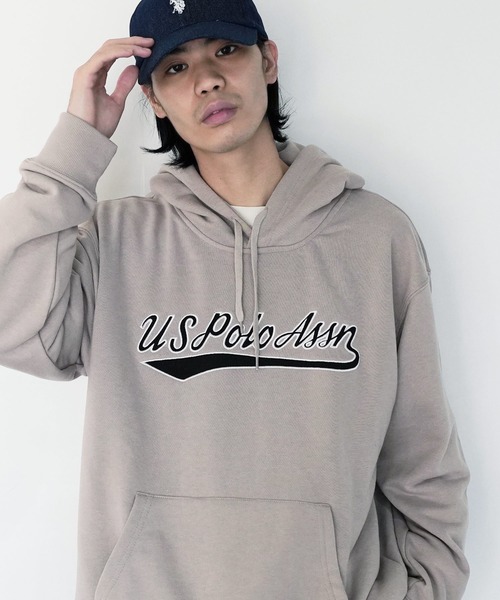 U.S. POLO ASSN.(ユーエスポロアッスン)の「U.S. POLO ASSN. / ユーエスポロアッスン 別注 コラボ ビッグシルエット 裏毛 プルオーバー パーカー(パーカー・メンズ・ブルー系その他2/グリーン系その他/グレー系その他/ブラック系その他/ホワイト系その他2/グレー系その他3/グリーン系その他2/グレー系その他2/グレー系その他4/ホワイト系その他/ブラック系その他2/ブルー系その他/ブルー系その他3・MEDIUM/LARGE)」の9枚目の写真