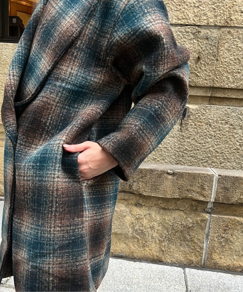 Chez toi(シェトワ)の「チェック柄ショールカラーミドル丈コート(その他アウター・レディース・ブラウン/グリーン・FREE)」の20枚目の写真