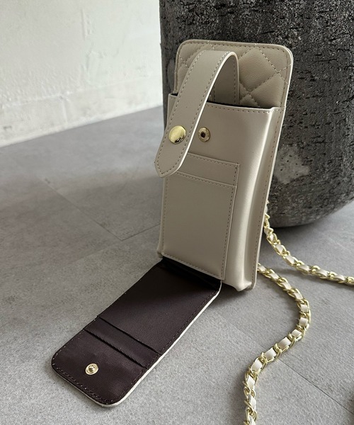 DouDou（ドゥドゥ）の「キルティングスマホショルダー（ショルダーバッグ・レディース・ブラック/グレー/アイボリー・FREE）」の8枚目の写真