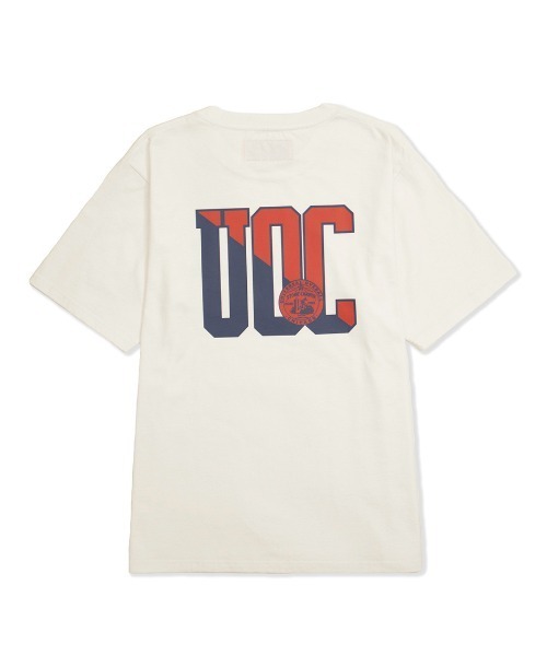 UNIVERSAL OVERALL(ユニバーサルオーバーオール)の「バッグプリントTシャツ【UOC PRINT TEE】(Tシャツ/カットソー・メンズ・ネイビー/グリーン/ヘザーグレー/ブラック/ホワイト・S/M/L)」の2枚目の写真