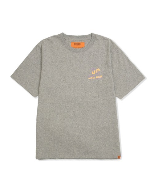 UNIVERSAL OVERALL(ユニバーサルオーバーオール)の「バッグプリントTシャツ【UOC PRINT TEE】(Tシャツ/カットソー・メンズ・ネイビー/グリーン/ヘザーグレー/ブラック/ホワイト・S/M/L)」の10枚目の写真