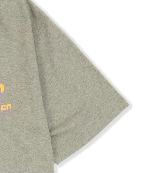 UNIVERSAL OVERALL(ユニバーサルオーバーオール)の「バッグプリントTシャツ【UOC PRINT TEE】(Tシャツ/カットソー・メンズ・ネイビー/グリーン/ヘザーグレー/ブラック/ホワイト・S/M/L)」の11枚目の写真
